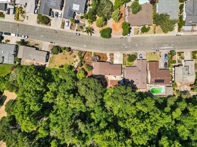 2826 Wright Ave, Pinole, CA 94564
