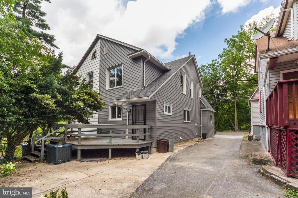 14 W PROVIDENCE RD, Lansdowne, PA 19050