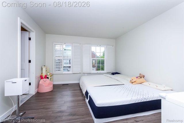 757 Sandalwood Drive, Troy, MI 48085