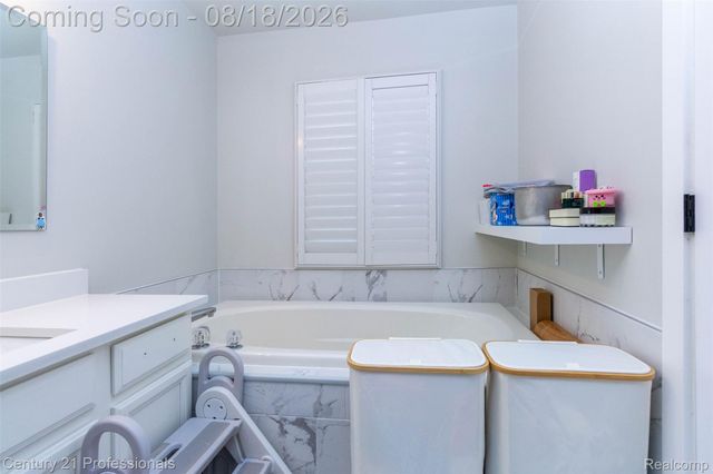 757 Sandalwood Drive, Troy, MI 48085