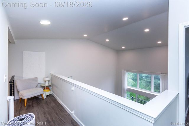 757 Sandalwood Drive, Troy, MI 48085
