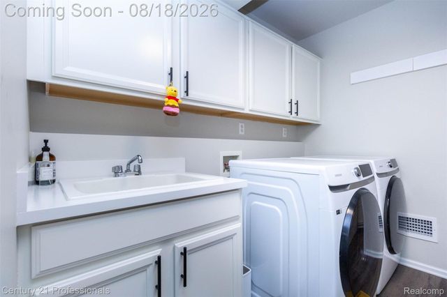 757 Sandalwood Drive, Troy, MI 48085
