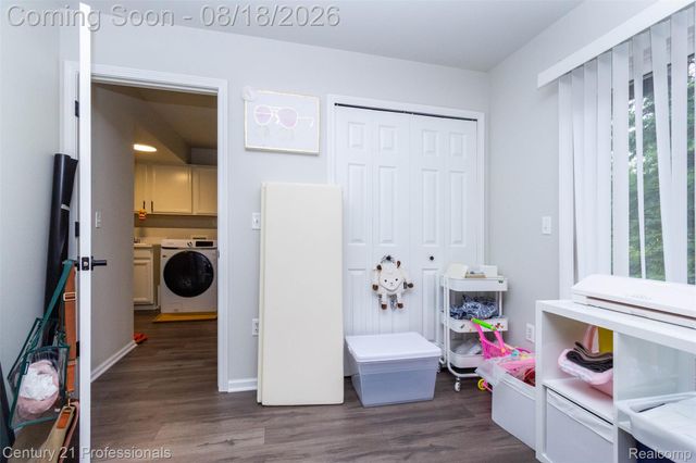 757 Sandalwood Drive, Troy, MI 48085
