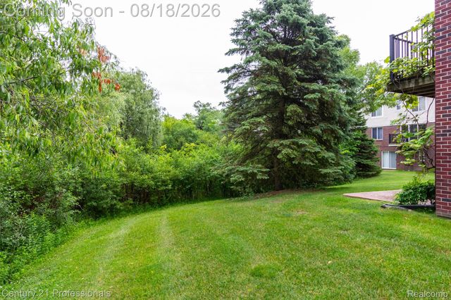 757 Sandalwood Drive, Troy, MI 48085