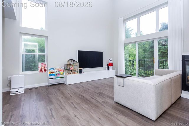 757 Sandalwood Drive, Troy, MI 48085