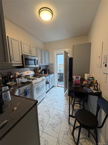 110 sunnyside Avenue, Brooklyn, NY 11207