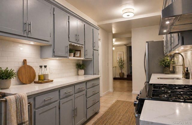 110 sunnyside Avenue, Brooklyn, NY 11207