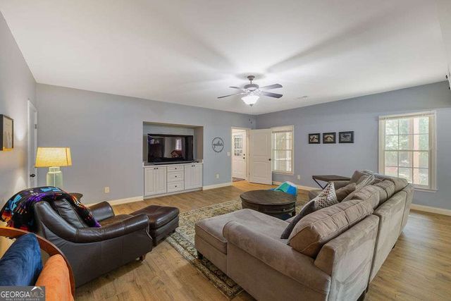 1774 Bridge Water Creek, Bishop, GA 30621