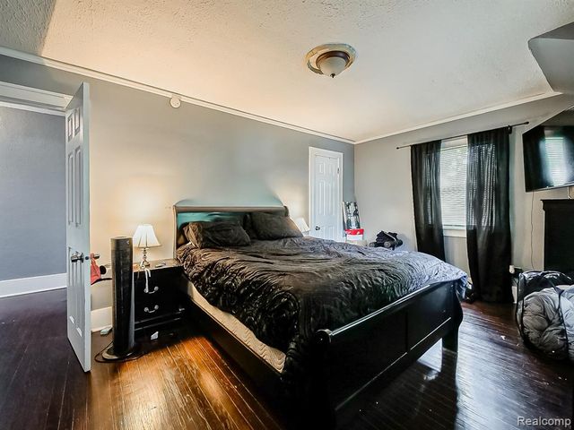 16888 Huntington Road, Detroit, MI 48219