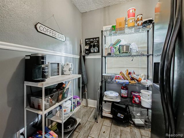 16888 Huntington Road, Detroit, MI 48219