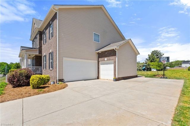 100 Kreeger Court, King, NC 27021