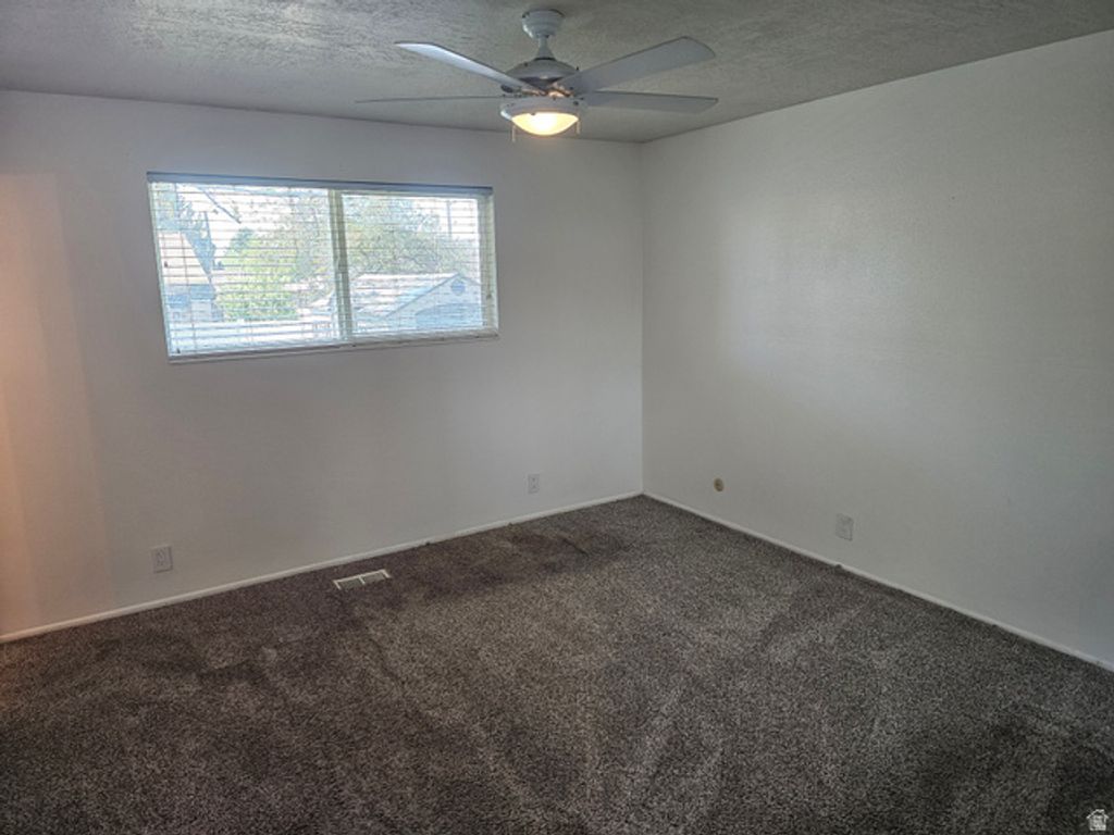 Image 8 of property listing at 7152 S 2740 E, Cottonwood Heights, UT 84121