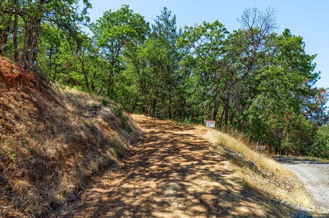 2091 Knowles Road, Medford, OR 97501