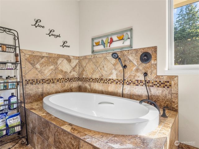 3201 Alt Hwy 101, Long Beach, WA 98624