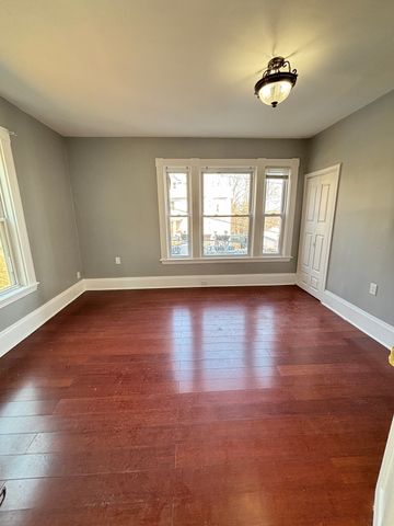 203 Bigelow 1, Boston, MA 02135