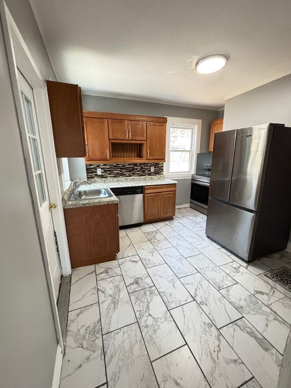 203 Bigelow 1, Boston, MA 02135