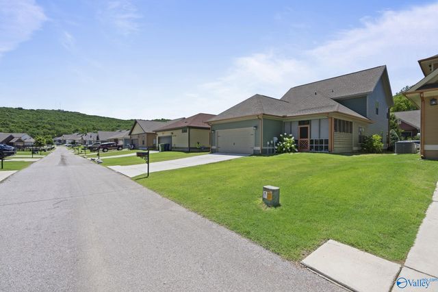 1530 Trek Street, Huntsville, AL 35811
