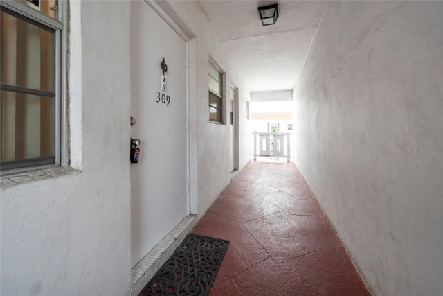 1310 NW 43rd Avenue 309, Lauderhill, FL 33313