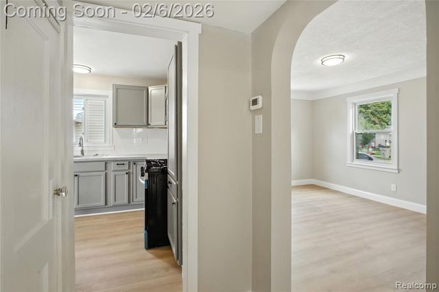 23147 Vance Avenue, Hazel Park, MI 48030