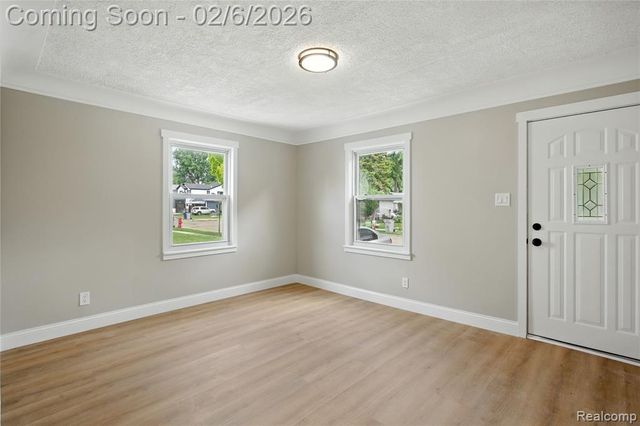 23147 Vance Avenue, Hazel Park, MI 48030