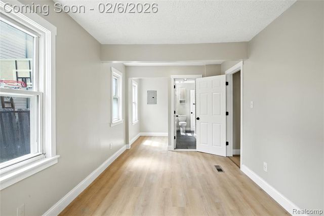 23147 Vance Avenue, Hazel Park, MI 48030