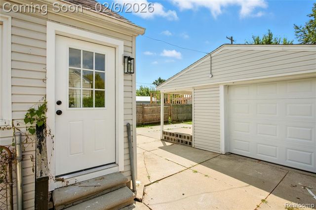 23147 Vance Avenue, Hazel Park, MI 48030