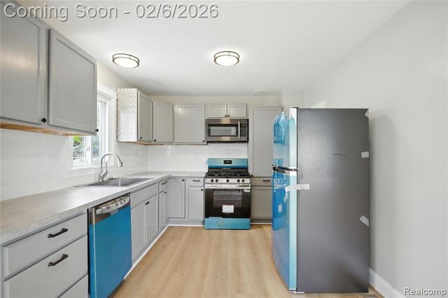 23147 Vance Avenue, Hazel Park, MI 48030