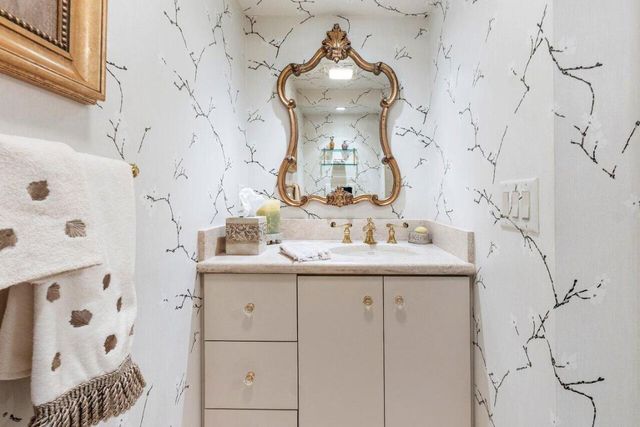 2660 S Ocean Boulevard 202n, Palm Beach, FL 33480