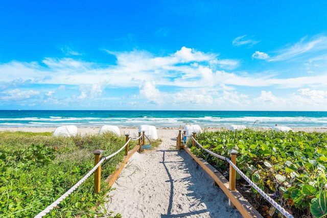 2660 S Ocean Boulevard 202n, Palm Beach, FL 33480