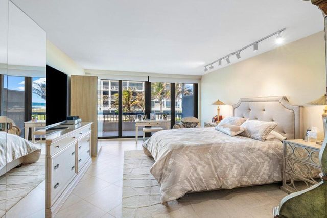 2660 S Ocean Boulevard 202n, Palm Beach, FL 33480