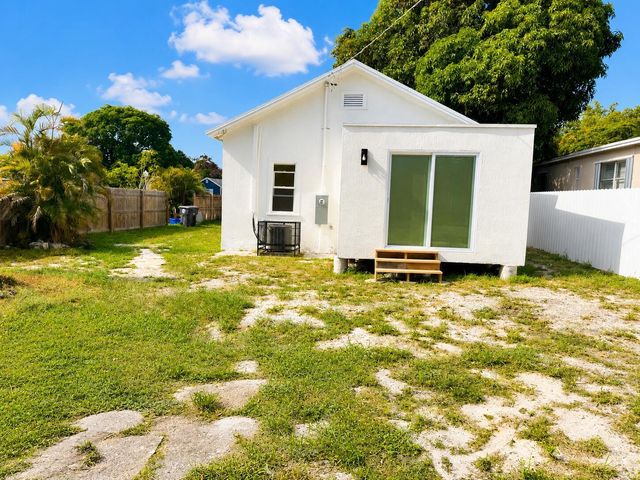 719 Tuscaloosa Street, West Palm Beach, FL 33405
