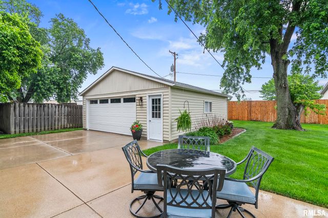 56 Bonniebrook Road, Chatham, IL 62629