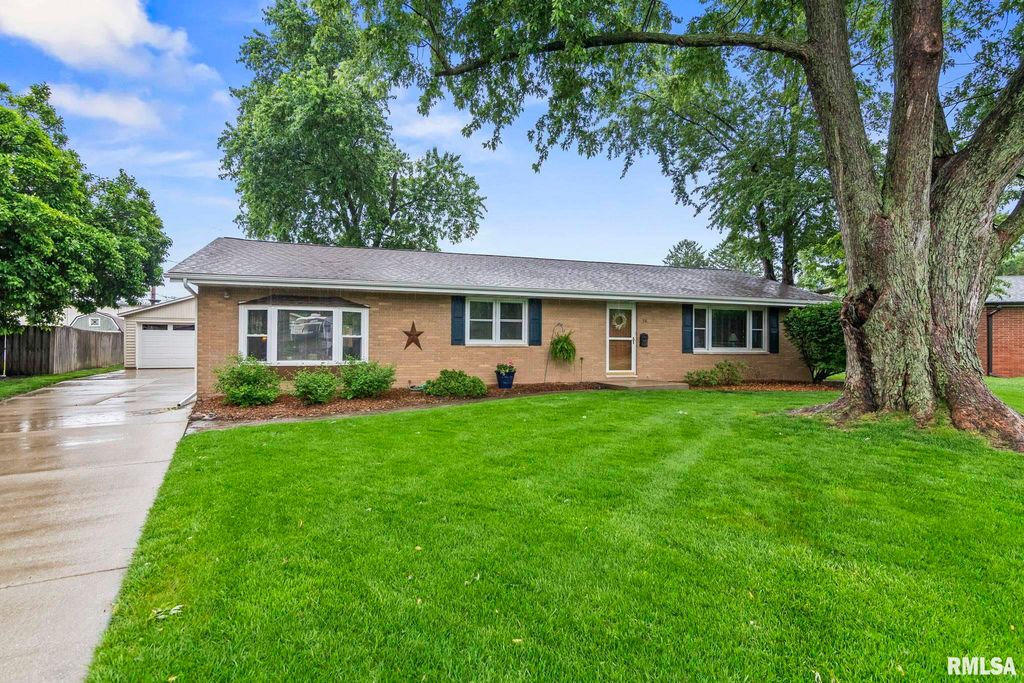 56 Bonniebrook Road, Chatham, IL 62629