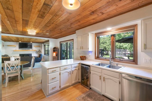 2215 Minnetonka Drive, Cedar Falls, IA 50613