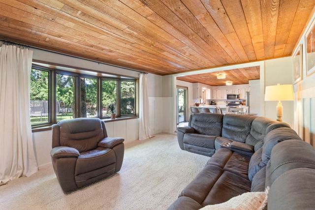 2215 Minnetonka Drive, Cedar Falls, IA 50613