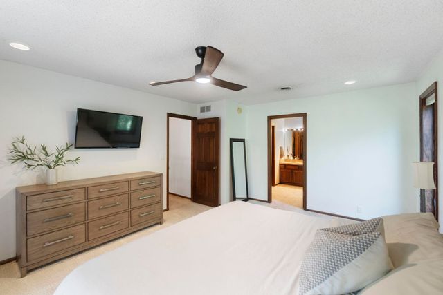 2215 Minnetonka Drive, Cedar Falls, IA 50613
