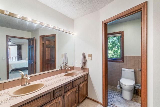 2215 Minnetonka Drive, Cedar Falls, IA 50613