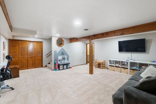 2215 Minnetonka Drive, Cedar Falls, IA 50613