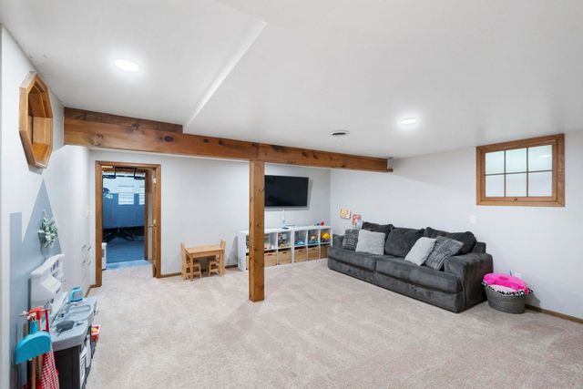 2215 Minnetonka Drive, Cedar Falls, IA 50613