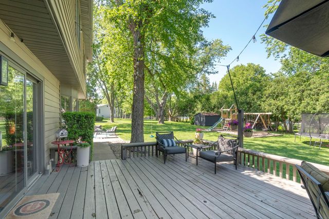 2215 Minnetonka Drive, Cedar Falls, IA 50613