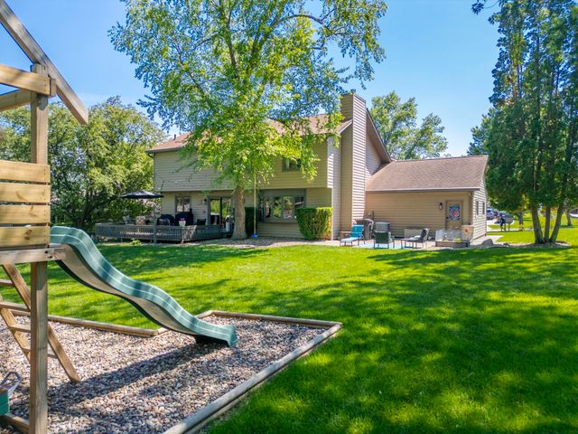 2215 Minnetonka Drive, Cedar Falls, IA 50613