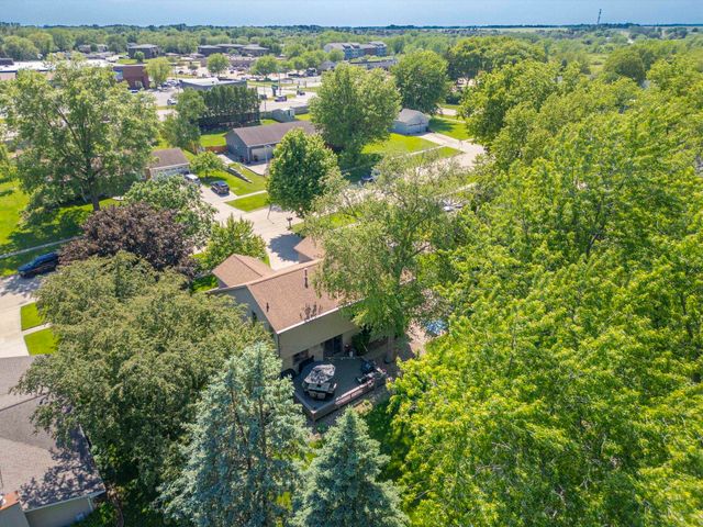 2215 Minnetonka Drive, Cedar Falls, IA 50613