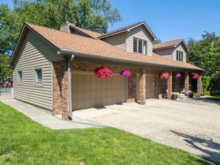 2215 Minnetonka Drive, Cedar Falls, IA 50613
