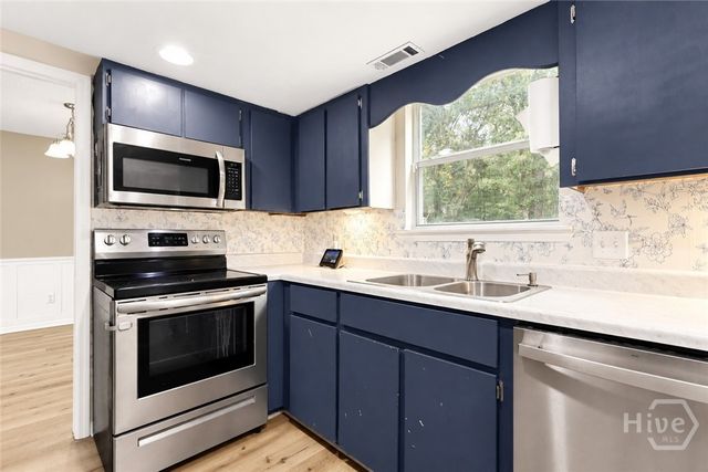 1334 Forest Lake Drive, Hinesville, GA 31313