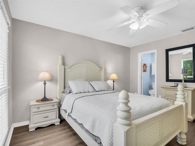 608 WINDRUSH BAY DRIVE 225, Tarpon Springs, FL 34689