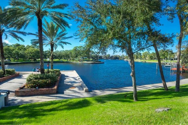 608 WINDRUSH BAY DRIVE 225, Tarpon Springs, FL 34689
