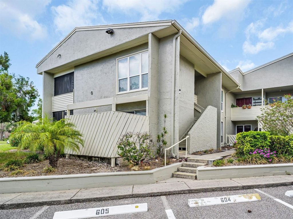 608 WINDRUSH BAY DRIVE 225, Tarpon Springs, FL 34689