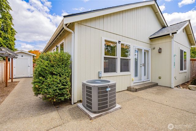 8101 Westcott Lane SE, Tumwater, WA 98501