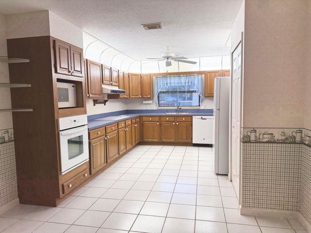 6539 SE Held Court, Stuart, FL 34997