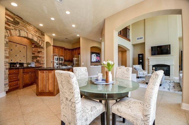 1731 Pampas Trail Drive, Friendswood, TX 77546